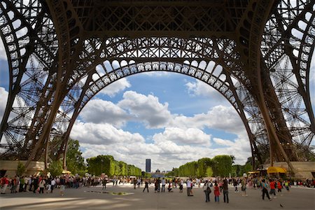 simsearch:400-04974897,k - Eiffel Tower, Paris, France Stock Photo - Rights-Managed, Code: 700-01579446