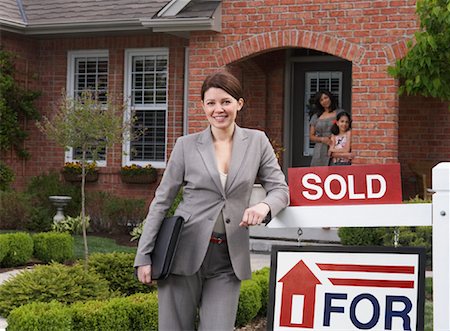 simsearch:700-02047006,k - Real Estate Agent by Sold Sign Stock Photo - Rights-Managed, Code: 700-01571948