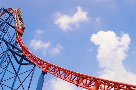 people riding roller coasters - Ride of Steel Roller Coaster, 6 Flags Darien Lake Amusement Park, Darien Center, New York, USA Foto de stock - Con derechos protegidos, Código: 700-01587285