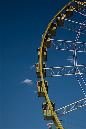 europe theme park - Ferris Wheel Stock Photo - Rights-Managed, Code: 700-01581781