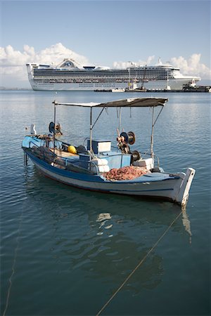 simsearch:700-00031108,k - Fishing Boat and Cruise Ship, Katakolo, Greece Stock Photo - Rights-Managed, Code: 700-01827210