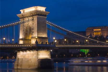 simsearch:700-08212979,k - Szechenyi Chain Bridge at Night, Budapest, Hungary Stock Photo - Rights-Managed, Code: 700-01838684