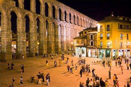 simsearch:855-08420585,k - Aqueduct of Segovia, Segovia, Segovia Province, Castilla y Leon, Spain Stock Photo - Rights-Managed, Code: 700-01879785