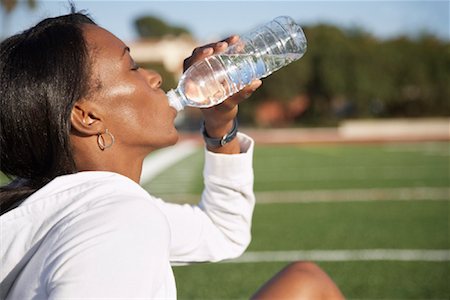 simsearch:400-04969467,k - Athlète de boire de l'eau en bouteille Photographie de stock - Rights-Managed, Code: 700-01954716