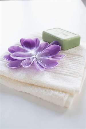 Crocus and Bath Products Stock Photo - Rights-Managed, Code: 700-02038192