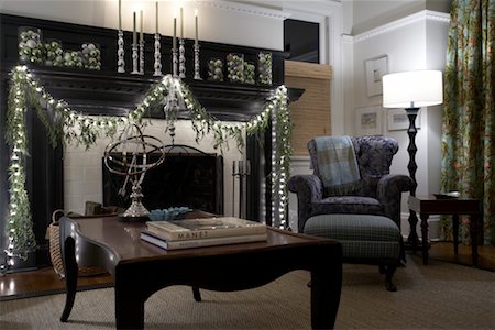 simsearch:700-02738087,k - Living Room Decorated for Christmas Foto de stock - Con derechos protegidos, Código: 700-02200679