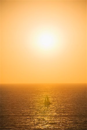 simsearch:693-03314237,k - Yacht on Ocean at Sunset, Rancho Palos Verdes, Los Angeles, California, USA Stock Photo - Rights-Managed, Code: 700-02245548