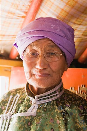 simsearch:700-02263895,k - Portrait de femme en yourte, Mongolie intérieure, Chine Photographie de stock - Rights-Managed, Code: 700-02264824