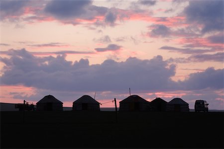 simsearch:700-02263895,k - Coucher de soleil derrière les yourtes, Mongolie intérieure, Chine Photographie de stock - Rights-Managed, Code: 700-02264850