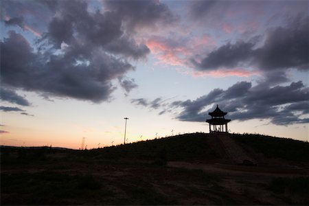 simsearch:700-02263895,k - Pagode sur la colline à la tombée de la nuit, Xiwuzhumuqinqi, Mongolie intérieure, Chine Photographie de stock - Rights-Managed, Code: 700-02265763