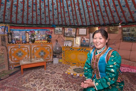 simsearch:700-02263895,k - Femme mongole en yourte, Mongolie intérieure, Chine Photographie de stock - Rights-Managed, Code: 700-02263870