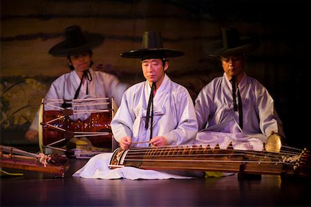 south korean (male) - Men Performing Traditional Music, Seoul, South Korea Foto de stock - Con derechos protegidos, Código: 700-02289709
