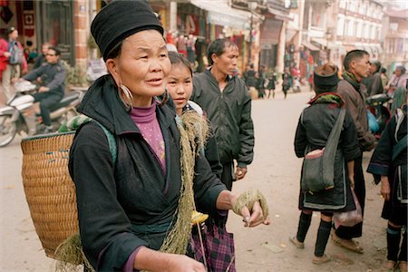 simsearch:841-08102090,k - People in Street, Sa Pa, Vietnam Stock Photo - Rights-Managed, Code: 700-02377063