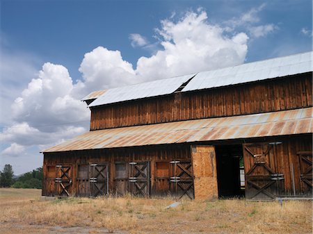 photos old barns - Old Barn in Field, Northern California, California, USA Foto de stock - Con derechos protegidos, Código: 700-02377649