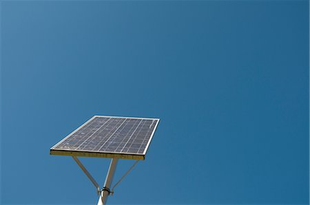 simsearch:700-02080084,k - Panneau solaire sur fond de ciel, Salzbourg, Autriche Photographie de stock - Rights-Managed, Code: 700-02371439
