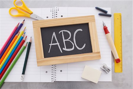 Close-up of Chalkboard and School Supplies Foto de stock - Con derechos protegidos, Código: 700-02371504