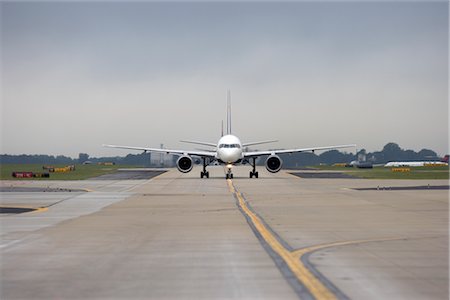 Airplane on Runway, Hartsfield- Jackson International Airport, Atlanta, Georgia, USA Stock Photo - Rights-Managed, Code: 700-02418171