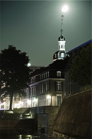 simsearch:700-05948159,k - Church in Dusseldorf at Night, North Rhine-Westphalia, Germany Foto de stock - Con derechos protegidos, Código: 700-02463591