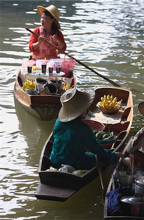 simsearch:841-06444990,k - Beverage and Fruit Vendors on Floating Market, Bangkok, Thailand Stock Photo - Rights-Managed, Code: 700-02463593