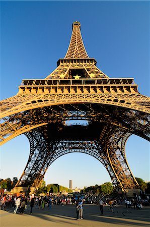 simsearch:400-04974897,k - Looking Up at the Eiffel Tower, Paris, France Stock Photo - Rights-Managed, Code: 700-02590795
