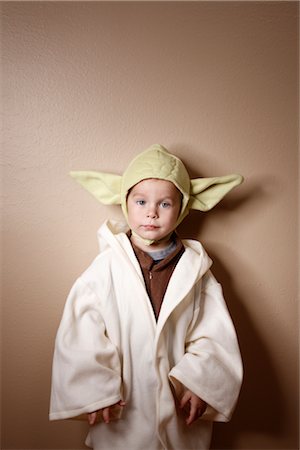 simsearch:700-02046160,k - Portrait of Little Boy Wearing Costume Foto de stock - Con derechos protegidos, Código: 700-02670911