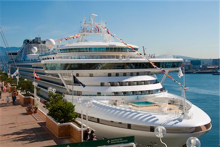 simsearch:700-03439586,k - Cruise Ship at Terminal,  Vancouver, British Columbia, Canada Stock Photo - Rights-Managed, Code: 700-02671496