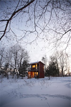 simsearch:700-02738087,k - Cabin in Winter, Prince Edward County, Ontario, Canada Foto de stock - Con derechos protegidos, Código: 700-02738081