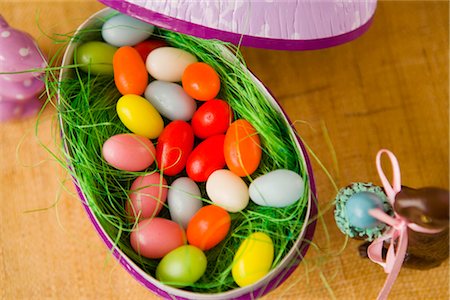 food in containers - Jelly Beans in Egg Shaped Container Stock Photo - Rights-Managed, Code: 700-02756423