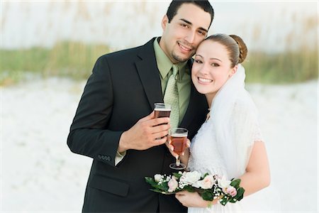 simsearch:700-00748266,k - Portrait de mariés Photographie de stock - Rights-Managed, Code: 700-02757113