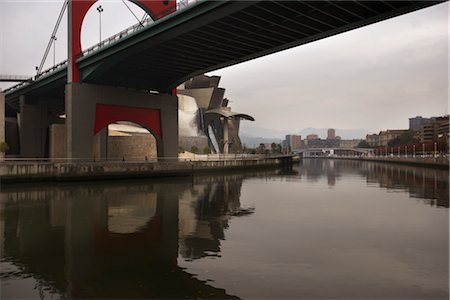 simsearch:700-01879711,k - Nervion River, Bridge and Guggenheim Museum, Bilbao, Basque Country, Spain Stock Photo - Rights-Managed, Code: 700-02834058