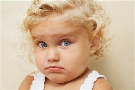 expressions of fear - Close-up of Girl Foto de stock - Con derechos protegidos, Código: 700-02833248