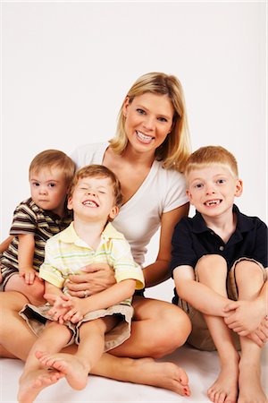 Portrait de mère avec enfants Photographie de stock - Rights-Managed, Code: 700-02833645