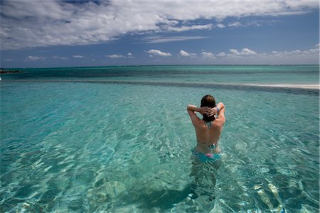 simsearch:700-00620219,k - Woman in Infinity Pool, Grand Bahama Island, Bahamas Stock Photo - Rights-Managed, Code: 700-02887338