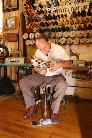 Shoemaker at Work, Maida's Black Jack Boot Company, Houston, Texas, USA Stock Photo - Rights-Managed, Code: 700-02912104