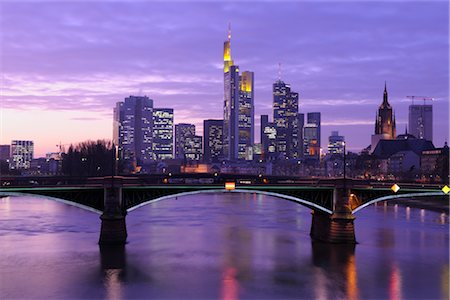 simsearch:700-06144829,k - Ignatz Bubis Bridge over River Main and Skyline, Frankfurt, Hesse, Germany Stock Photo - Rights-Managed, Code: 700-02935299