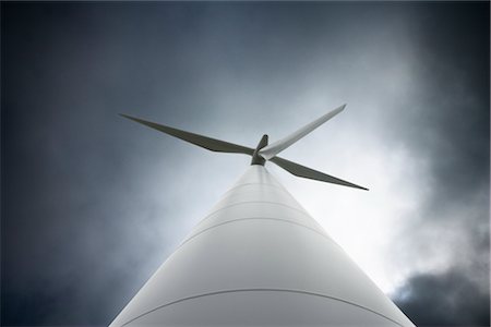 Regardant vers le haut de Turbine éolienne, Wolfe Island Wind projet, Ontario, Canada Photographie de stock - Rights-Managed, Code: 700-03003777