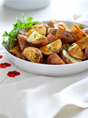 parsley - Baked Red Potatoes With Herbs and Fresh Parsley Stock Photo - Rights-Managed, Code: 700-03053812