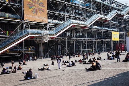 französin - Centre Georges Pompidou, Paris, Frankreich Stockbilder - Lizenzpflichtiges, Bildnummer: 700-03068635