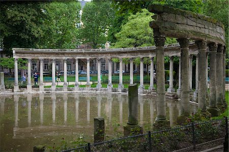 Monceau Park, Paris, Ile de France, France Stock Photo - Rights-Managed, Code: 700-03068895