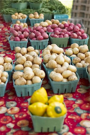 food in containers - Organic Potatoes at Farmer's Market Stock Photo - Rights-Managed, Code: 700-03194961