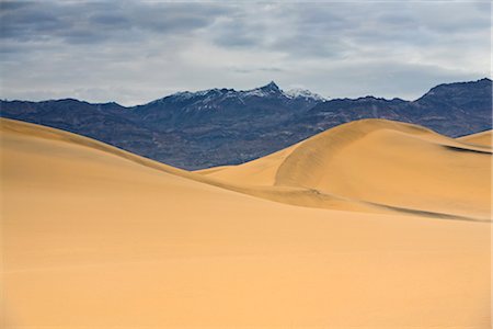 simsearch:700-03891190,k - Mesquite Flat Sand Dunes and Grapevine Mountains, Death Valley National Park, California, USA Stock Photo - Rights-Managed, Code: 700-03240528