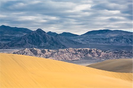 simsearch:700-03891190,k - Mesquite Flat Sand Dunes and Grapevine Mountains, Death Valley National Park, California, USA Stock Photo - Rights-Managed, Code: 700-03240529