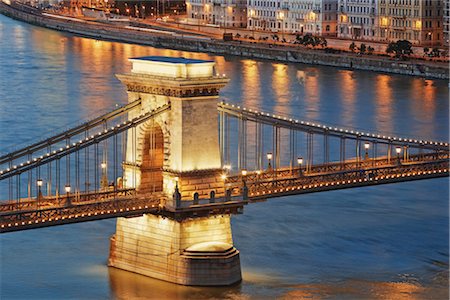 simsearch:700-08212979,k - Chain Bridge and Danube River, Budapest, Hungary Stock Photo - Rights-Managed, Code: 700-03290162