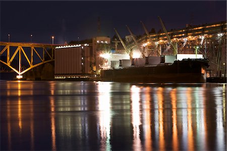simsearch:700-00426290,k - Ocean Liner, Vancouver Wharves, Port of Vancouver, Vancouver, British Columbia, Canada Stock Photo - Rights-Managed, Code: 700-03368675