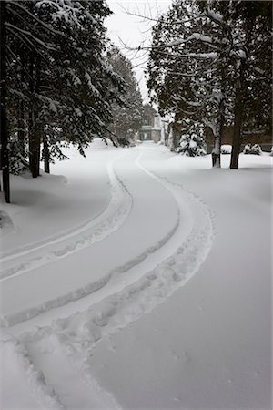 Country House after Snow Storm Stock Photo - Rights-Managed, Code: 700-03404592