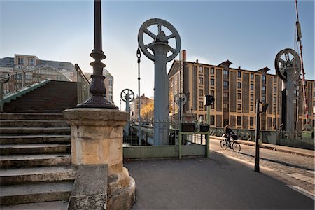 damir frkovic paris - Drawbridge Over the Canal de l'Ourcq, Paris, Ile-de-France, France Stock Photo - Rights-Managed, Code: 700-03406393