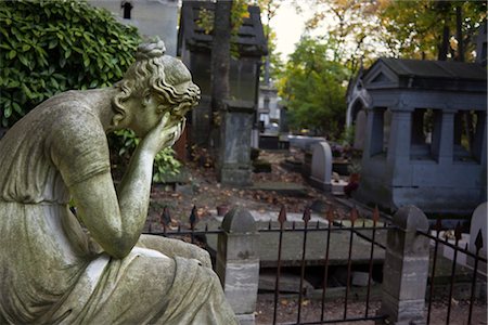 female sculptures - Pere Lachaise Cemetery, Paris, Ile-de-France, France Stock Photo - Rights-Managed, Code: 700-03406405