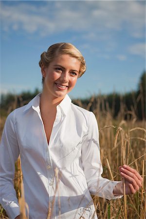 Portrait of Teenager in Tall Grass, Brush Prairie, Washington, USA Stock Photo - Rights-Managed, Code: 700-03407770