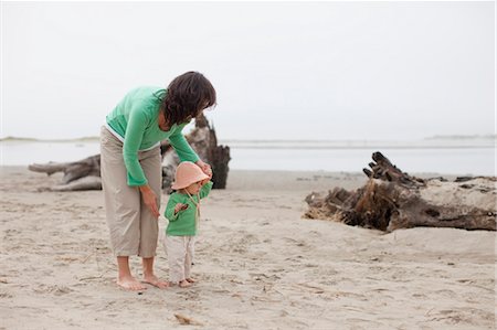 stepping - Mother and Baby Daughter Walking on Beach, Near Seaside, Oregon, USA Stock Photo - Rights-Managed, Code: 700-03439515