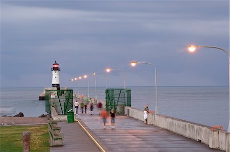 Boardwalk et phare, Duluth, Minnesota, USA Photographie de stock - Rights-Managed, Code: 700-03445629